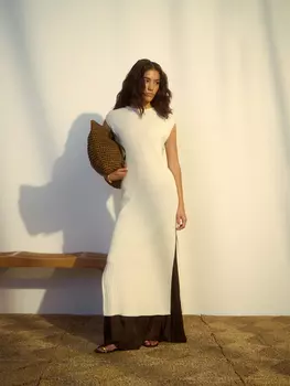 Вязаное платье миди с разрезами