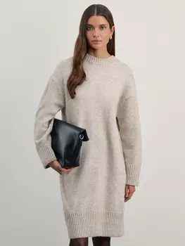Вязаное платье с высоким рибом