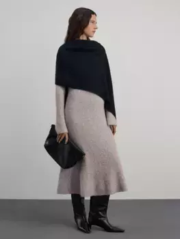 Вязаное приталенное платье с меланжевым переплетением