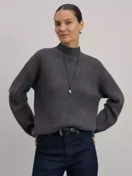 Вязаный джемпер в риб