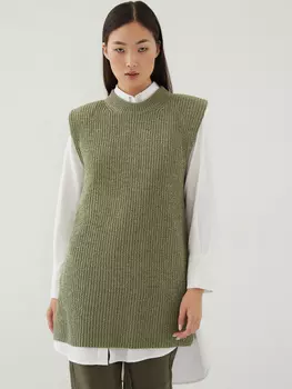 Вязаный жилет