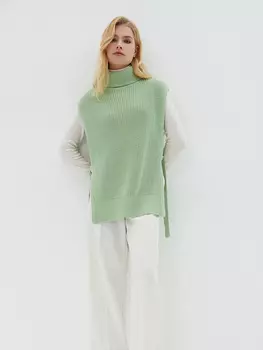 Вязаный жилет