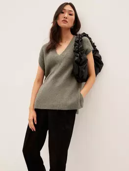 Вязаный жилет