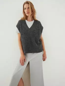 Вязаный жилет