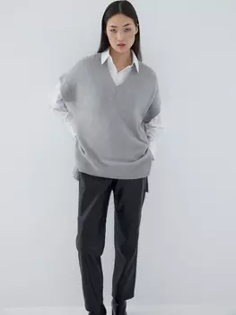 Жилет с вырезом