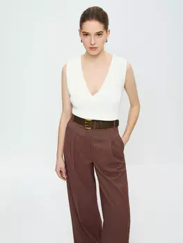 Жилет с вырезом