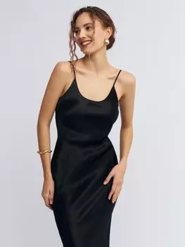 Атласное платье-комбинация миди на бретельках