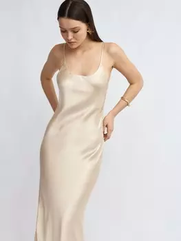 Атласное платье-комбинация миди на бретельках