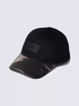 Бейсболка из хлопка с камуфляжным козырьком