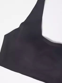 Бесшовный топ на широких бретелях