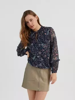 Блузка с растительным узором