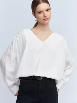 Блузка с V-образным вырезом на груди