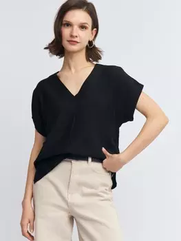 Блузка с вырезом и коротким рукавом