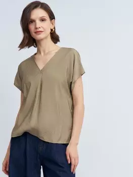 Блузка с вырезом и коротким рукавом