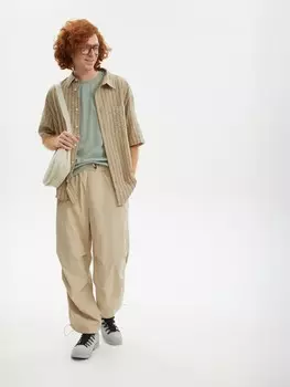 Брюки-джоггеры на кулисках