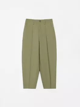 Брюки фасона Carrot с защипами