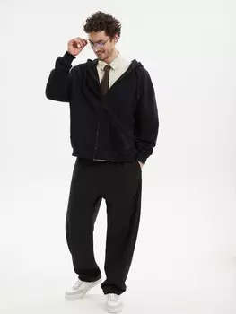 Брюки свободного фасона с защипами