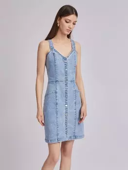 Джинсовый сарафан длины мини на лямках