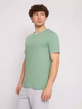 Футболка из хлопка с треугольным вырезом