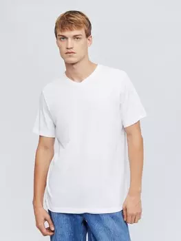 Футболка из хлопка с треугольным вырезом