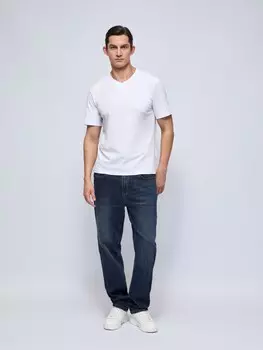 Футболка из хлопка с треугольным вырезом