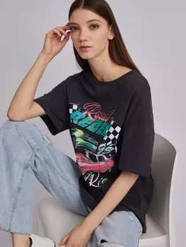 Футболка оверсайз силуэта с принтом