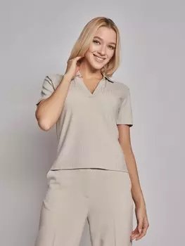 Футболка поло с вырезом