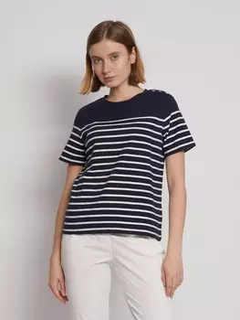 Футболка с металлическим декором