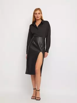 Юбка-карандаш из экокожи с вырезом на подоле