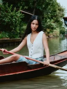 Классический жилет на пуговицах