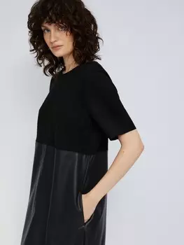 Комбинированное платье-футболка из экокожи и экозамши