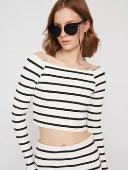 Кроп топ-тельняшка с узором в полоску с открытыми плечами