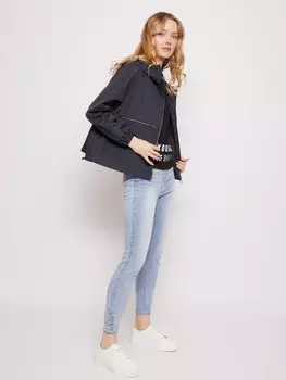 Куртка-ветровка