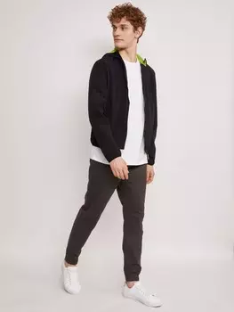 Куртка-ветровка