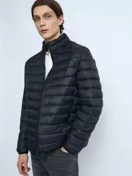 Лёгкая утеплённая куртка на молнии с воротником-стойкой