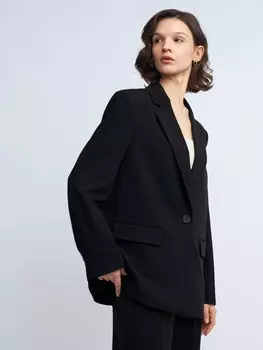 Однобортный жакет прямого силуэта на пуговице