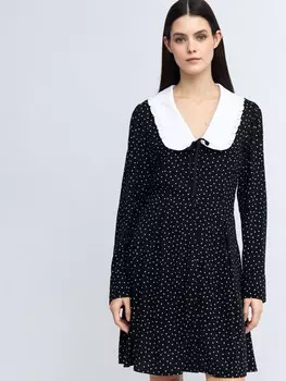 Платье длины мини с акцентным воротником