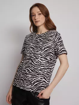 Принтованная футболка с анималистичной полоской