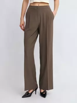 Прямые брюки на резинке со стрелками