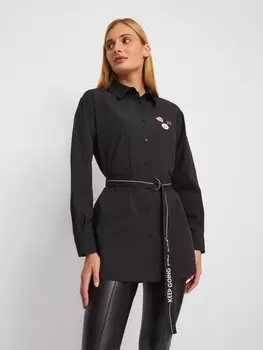 Рубашка удлинённого силуэта с поясом и металлическими значками-нашивками