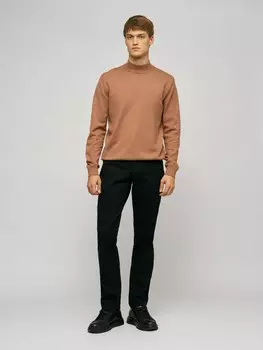 Тонкая трикотажная водолазка с воротником-стойкой