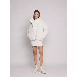 Тёплая куртка из искусственного меха