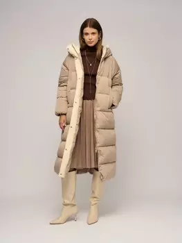 Тёплая куртка-пальто с капюшоном и отделкой из экомеха