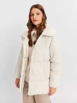 Тёплая стёганая куртка с воротником-стойкой и отделкой из экомеха