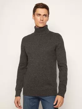 Тёплый облегающий свитер