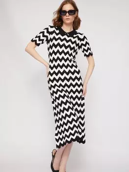 Трикотажное платье длины миди с узором в полоску