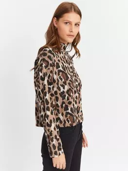 Трикотажный свитер с воротником-стойкой и леопардовым узором