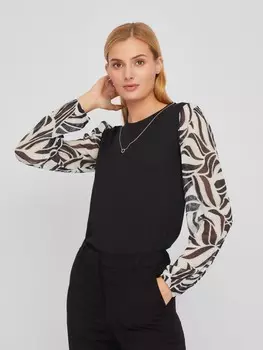 Трикотажный топ-блузка с акцентными рукавами и подвеской