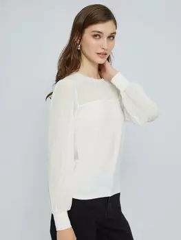 Трикотажный топ-блузка с акцентом на кокетке и рукавах