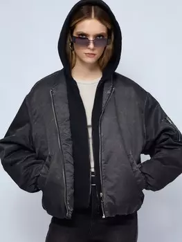 Утеплённая куртка-бомбер на синтепоне с капюшоном